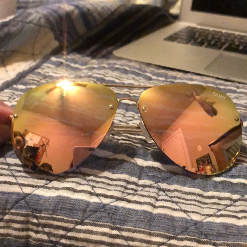 Quay sunglasses rose gold